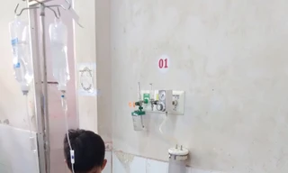 45 học sinh nhập viện sau khi súc miệng ​Fluor ngừa sâu răng