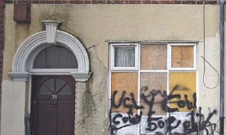 Đổ xô mua nhà giá... 1 bảng