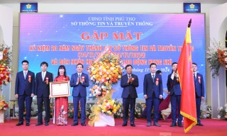 Sở Thông tin và Truyền thông Phú Thọ vinh dự đón nhận Huân chương Lao động hạng Nhì