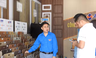 Thanh niên khởi nghiệp làm giàu trên quê hương 