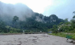 Một phụ nữ tử vong do bị lũ cuốn trôi