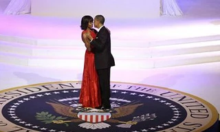 Vợ chồng Obama khiêu vũ sau lễ nhậm chức