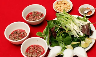 Tiết canh không có tác dụng chữa bệnh trong Đông y cũng không phải thực phẩm có tính mát. Ảnh minh họa: Internet