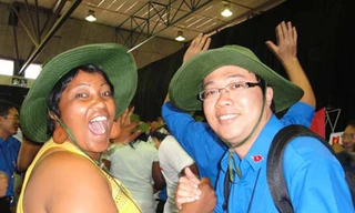 Tay trong tay đoàn kết