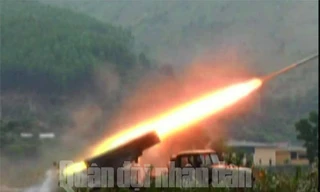 Clip: Dàn pháo Kachiusa Việt Nam tấn công mục tiêu