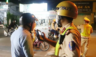 Vi phạm nồng độ cồn vượt kịch khung, tài xế nói 'bắt 10 xe cũng bỏ mua xe khác'