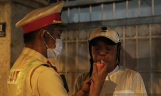 Đêm cuối tuần, nhiều tài xế ở TPHCM vi phạm nồng độ cồn kịch khung