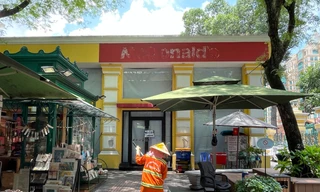 Đại gia ồ ạt tháo chạy, trả mặt bằng la liệt quanh Nhà thờ Đức Bà, Bưu điện Thành phố