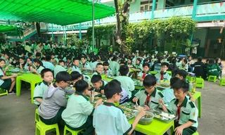 TPHCM: Học sinh được 'chấm điểm' nhà vệ sinh và bữa ăn bán trú