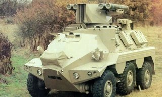 Iran trình làng xe bóc thép, máy bay khủng tự chế