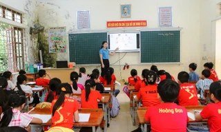 Học sinh vùng cao xứ Nghệ háo hức đến lớp học tiếng Anh miễn phí