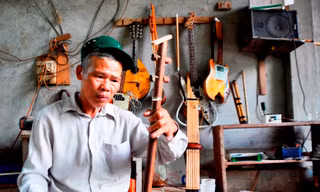 Lão nông thổi hồn vào nhạc cụ dân tộc