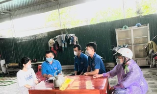 Bố đột ngột qua đời, thí sinh nén đau đến điểm thi làm bài môn Toán