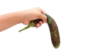 Người đàn ông 44 tuổi gãy dương vật khi đang lướt Tik Tok