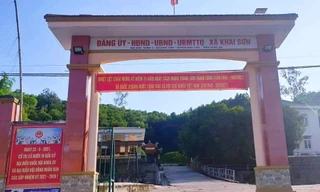 Chủ tịch xã cùng cấp dưới bị bắt vì tiền hỗ trợ bão lũ cho dân bị bớt xén