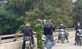 Nam sinh để lại dép và giấy xin lỗi trên cầu rồi... đi chơi khiến cả trăm người hốt hoảng tìm kiếm