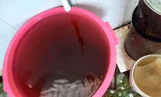Người dân bất an vì nước sinh hoạt đục ngầu, có mùi tanh