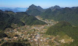 Bay trên "Cổng trời" ở "Mường trăm tuổi"