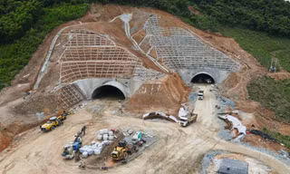 Khoét núi, đào hầm dài gần 1 km trên cao tốc đoạn qua Hà Tĩnh