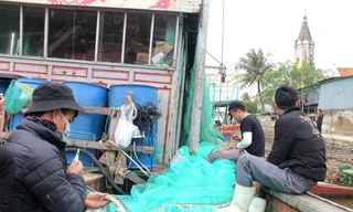 Đánh bắt thua lỗ, ngư dân đỏ mắt tìm bạn thuyền ra khơi