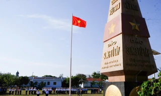 Trang nghiêm lễ chào cờ Tổ quốc trên quần đảo Trường Sa