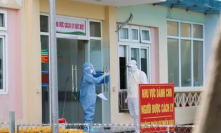 Nữ nhân viên y tế dương tính với SARS-CoV-2 trong khu cách ly