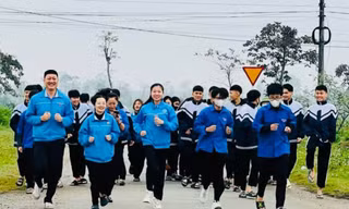 Hơn 4.000 người tham gia 'Những bước chân vì cộng đồng' gây quỹ từ thiện
