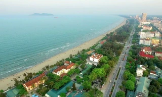 Sẽ di dời hàng trăm ki-ốt chắn lối xuống bãi tắm, nâng tầm biển Cửa Lò