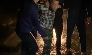 Anh trai bị tử hình vì heroin, em trai ‘nối gót’ vận chuyển ma tuý tổng hợp