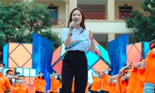 Khánh Vy khuấy động không khí náo nhiệt trận chung kết Olympia ở điểm cầu Nghệ An