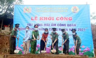 Công an tỉnh Nghệ An trao phòng ở cho học sinh vùng biên giới