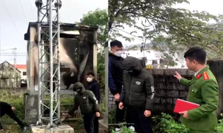 [Clip] Hiện trường vụ đốt, phá trạm viễn thông của nhà mạng Viettel và Mobifone