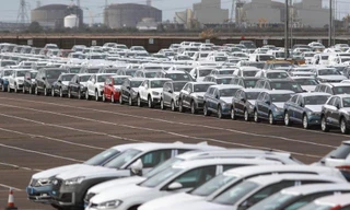 Ô tô ngoại nhập ‘chạy’ vào Việt Nam tăng cao kỷ lục