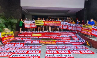 Gần 5 năm mua nhà vẫn chưa cấp sổ, cư dân chung cư Bảo Sơn treo băng rôn phản đối