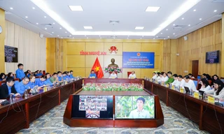 Chủ tịch UBND tỉnh Nghệ An đối thoại với thanh niên về sáng tạo khởi nghiệp, lập nghiệp