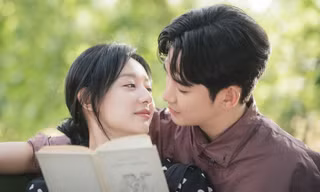 Người trong nghề tiết lộ dấu hiệu hẹn hò của sao Hàn: Giống hệt Kim Soo Hyun, Kim Ji Won