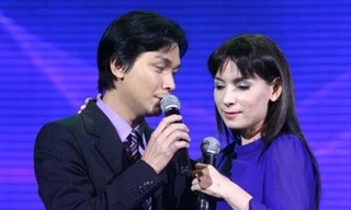 Mạnh Quỳnh hé lộ nguyên nhân thực sự phía sau thói quen vịn eo Phi Nhung khi song ca