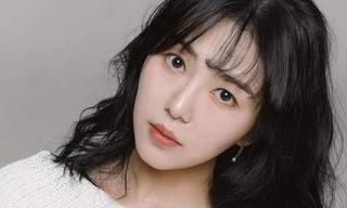 Hai tháng sau khi lộ chuyện làm “trà xanh”, nữ idol ồn ào nhất K-Pop lại khoe bạn trai mới