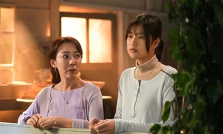 Tưởng phim ngôn tình cảm động, "Nụ Hôn Bạc Tỷ" lại là phim gia đình cảm lạnh?