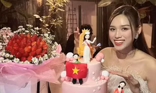 Chiếc bánh kem mừng Đỗ Thị Hà tròn 2 năm đăng quang Hoa hậu Việt Nam có gì đặc biệt?