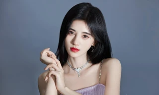 Mỹ nữ 4000 năm Cúc Tịnh Y lại bị tố mặc hàng nhái, netizen đặt biệt danh “Nữ hoàng pha-ke”