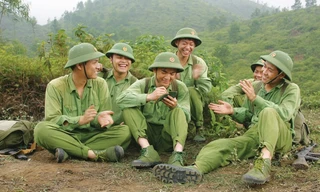 Mùi Cỏ Cháy: Phim đáng xem trong dịp nghỉ lễ để ôn lại một phần lịch sử oai hùng