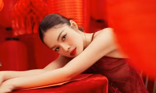 Chưa trả hết nợ, 'mỹ nhân nợ 6 tỷ' Dương Cẩm Lynh đã khoe tin vui nhân dịp đầu năm