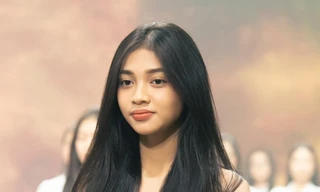 Á hậu Minh Kiên khoe mặt mộc nhưng ánh mắt của netizen lại va vào một thứ khác