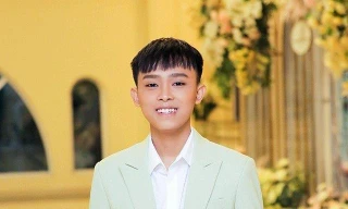 ‘Sốc’ nặng với quà mà người hâm mộ tặng Hồ Văn Cường: Từ tiền đến vàng đều có