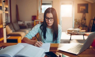 Đề thi hạn chế trắc nghiệm, teen 2K7 cần chuẩn bị gì cho kỳ thi tốt nghiệp 2025?