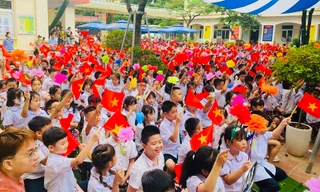 Hà Nội: Niềm vui đầy ắp trong ngày tựu trường của học sinh trường Tiểu học Vĩnh Tuy