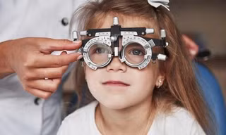 5 năm kiên trì, bé gái lấy lại ánh sáng nhờ bí quyết mà cha mẹ nào cũng nên biết