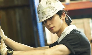 Không hổ danh "mỹ nam siêu thực", Cha Eun Woo vào vai công nhân lem luốc vẫn đẹp