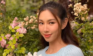 Thừa nhận ít nói chuyện với bố mẹ nhưng vì sao Hoa hậu Thùy Tiên không bị khán giả chê trách?